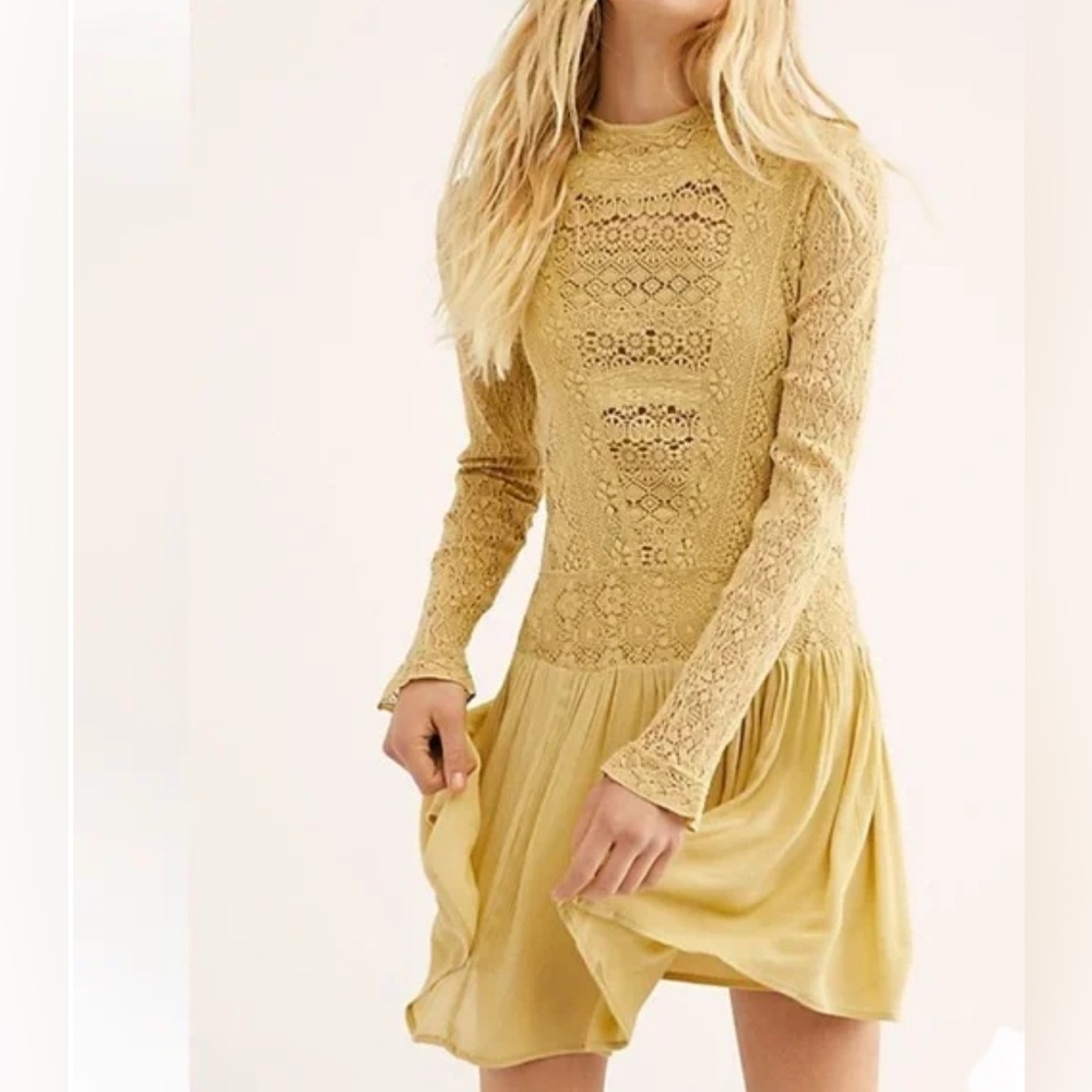 Free people pirouette dress crochet lace Lined